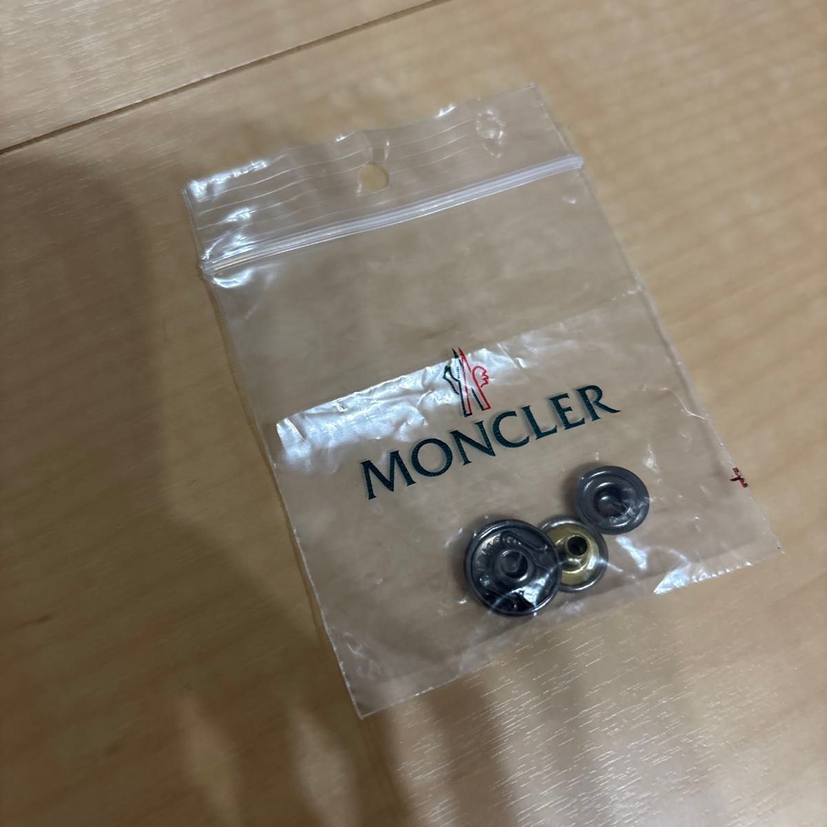 美品】MONCLER モンクレール レディース BLES ライトダウン 美品】MONCLER モンクレール レディース BLES ライトダウン