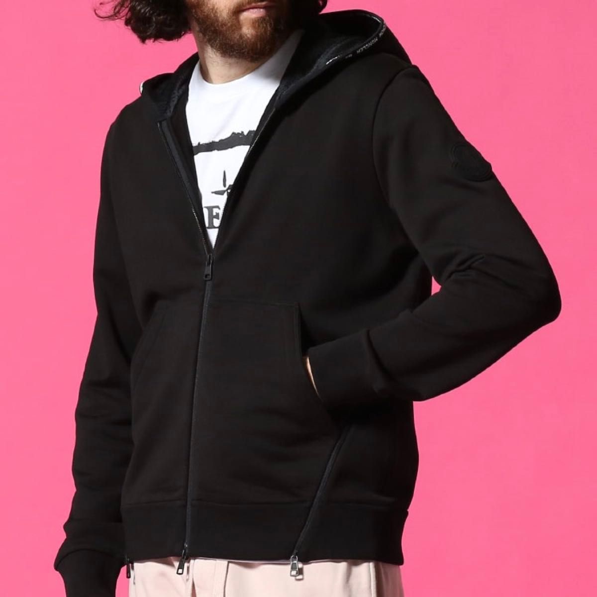 モンクレール MONCLER メンズ パーカー シリコンロゴ フーディ L モンクレール MONCLER メンズ パーカー シリコンロゴ フーディ L