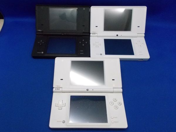 ニンテンドーDSi 本体 3台セット ブラック ホワイト 任天堂 ニンテンドーDSi 本体 3台セット ブラック ホワイト 任天堂