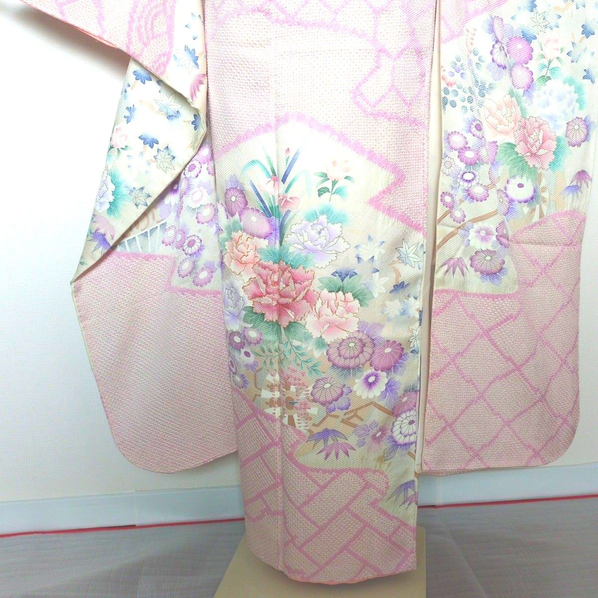 振袖セット 花車文 正絹 友禅 金駒刺繍 入子菱地紋 金彩加工 振袖セット 花車文 正絹 友禅 金駒刺繍 入子菱地紋 金彩加工
