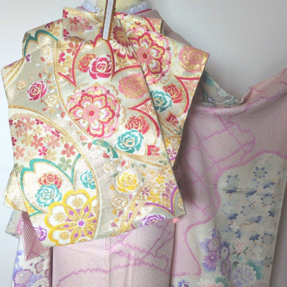 振袖セット 花車文 正絹 友禅 金駒刺繍 入子菱地紋 金彩加工 振袖セット 花車文 正絹 友禅 金駒刺繍 入子菱地紋 金彩加工
