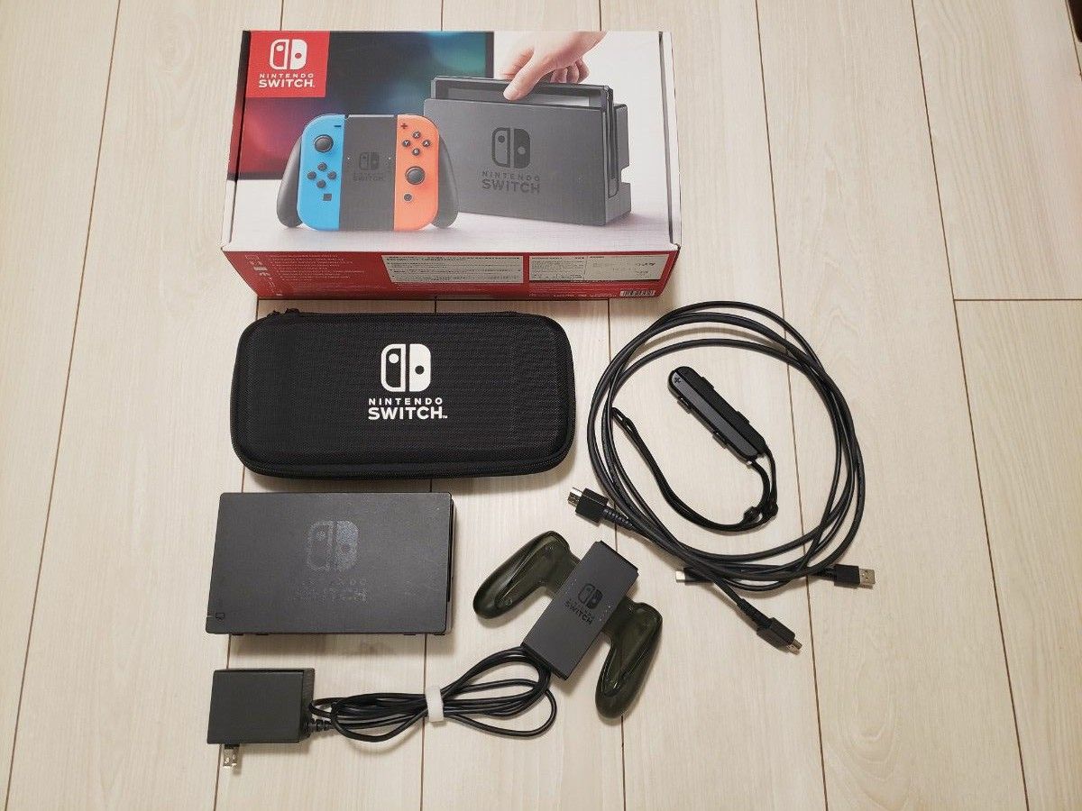 美品 ニンテンドースイッチ Nintendo Switch 本体 ケース付き 美品 ニンテンドースイッチ Nintendo Switch 本体 ケース付き