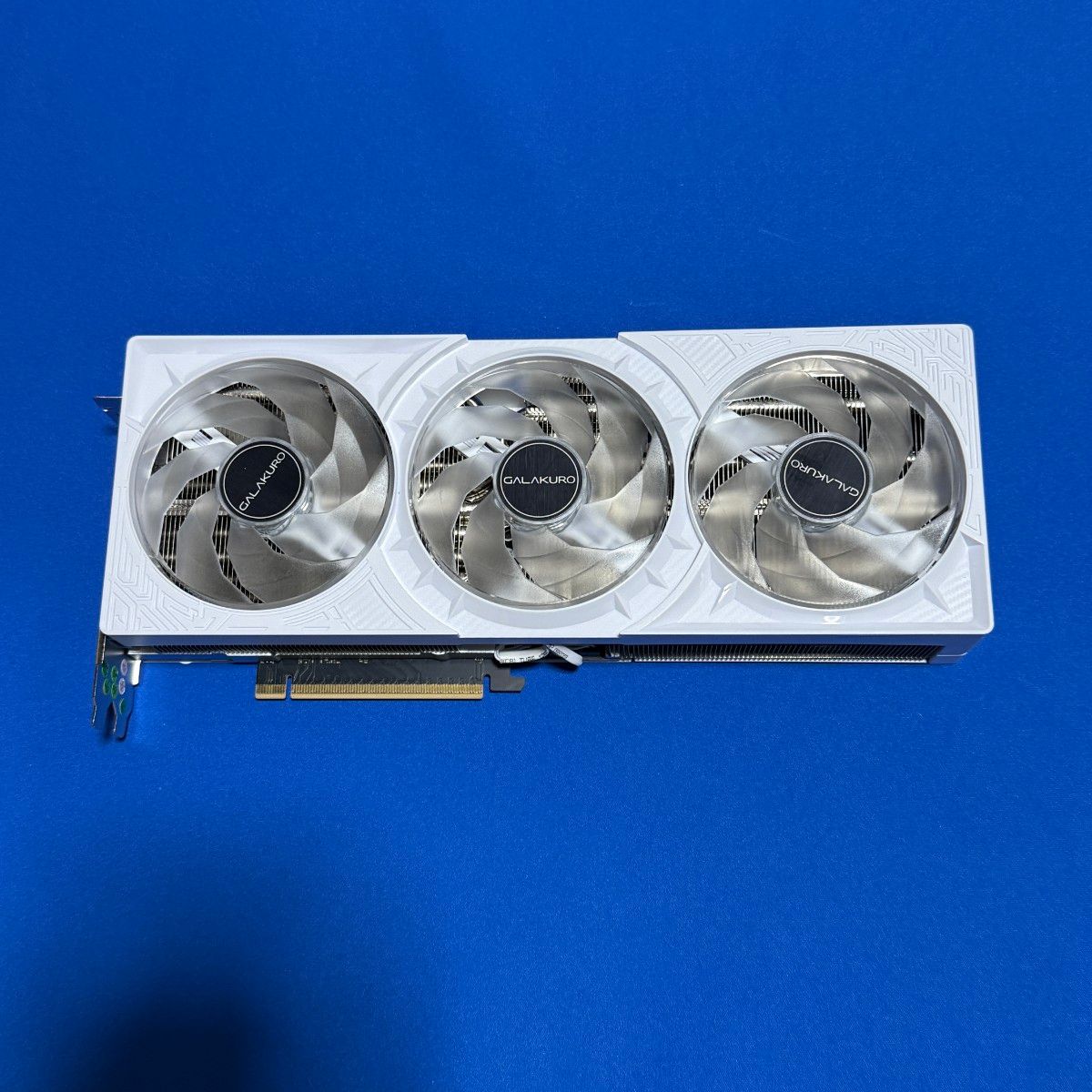 GK-RTX5080-E16GB/WHITE/TP RTX 5080 ホワイト SFF 玄人志向 GK-RTX5080-E16GB/WHITE/TP RTX 5080 ホワイト SFF 玄人志向