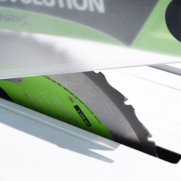 新潟発】エボリューション 万能切断テーブルソー FURY5 255mm 新潟発】エボリューション 万能切断テーブルソー FURY5 255mm