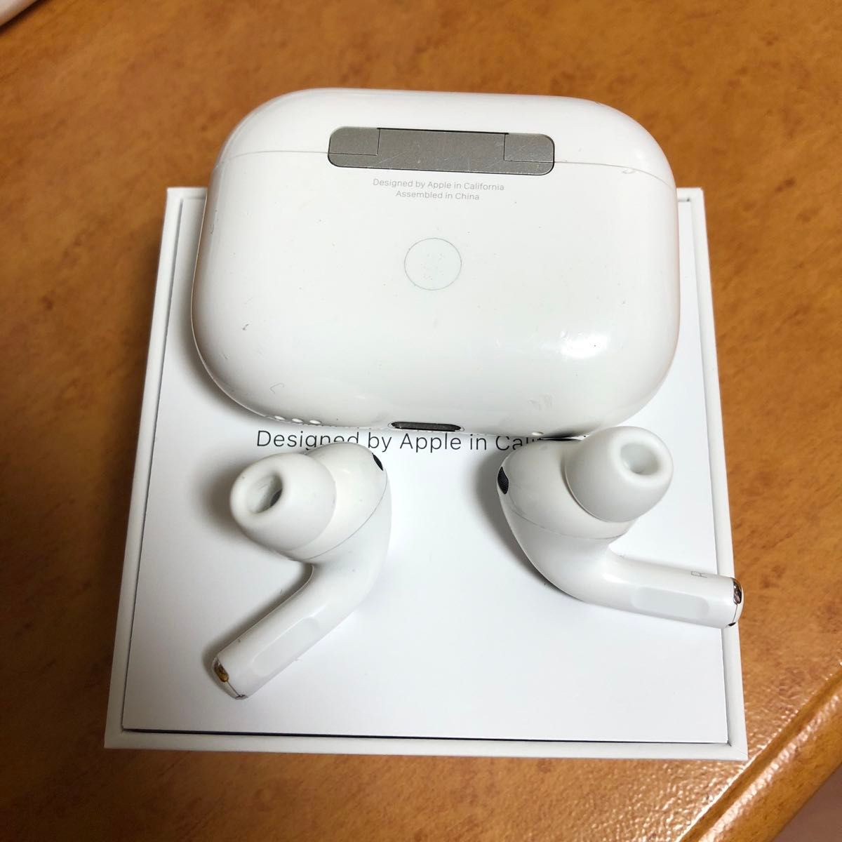 Apple AirPods Pro 第2世代 lightning ワイヤレスイヤホン Apple AirPods Pro 第2世代 lightning ワイヤレスイヤホン