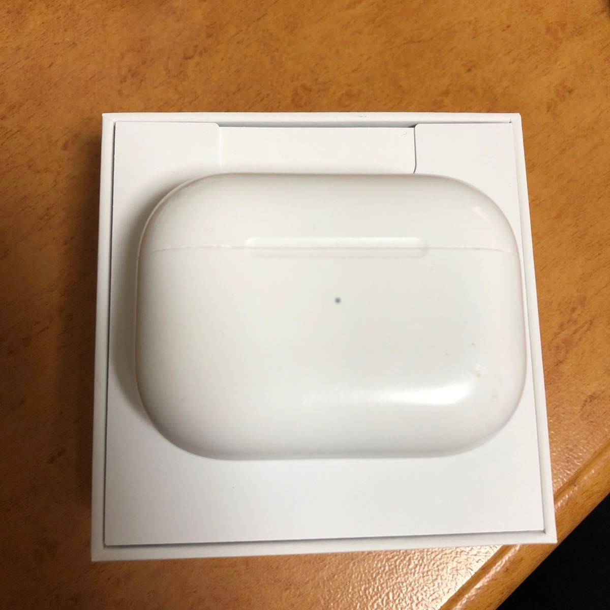Apple AirPods Pro 第2世代 lightning 充電ケース 充電ケース Apple AirPods Pro 第2世代 lightning 充電ケース 充電ケース