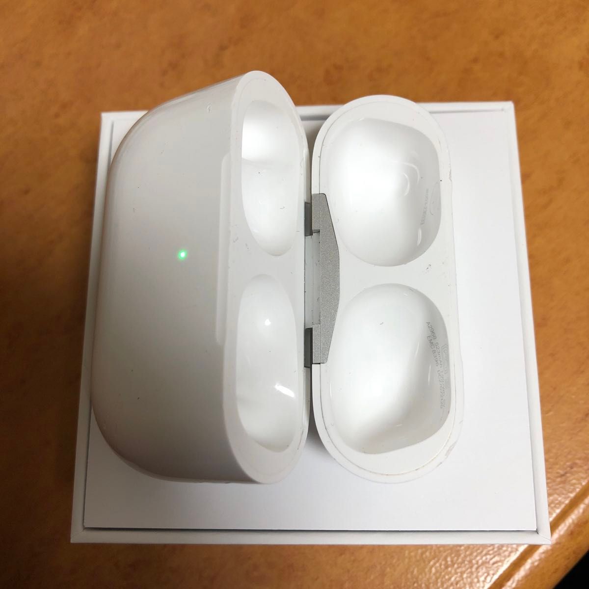 Apple AirPods Pro 第2世代 lightning 充電ケース 充電ケース Apple AirPods Pro 第2世代 lightning 充電ケース 充電ケース
