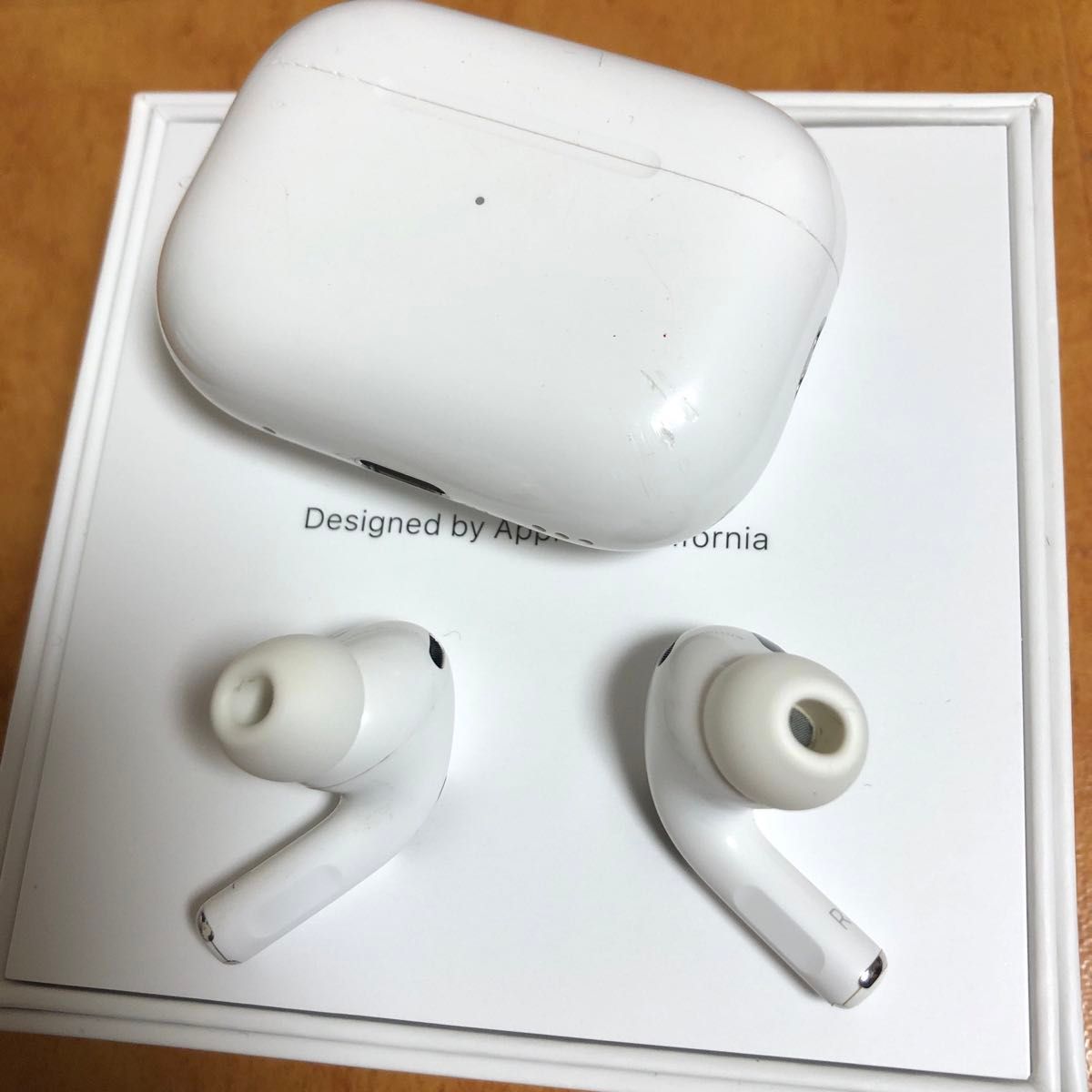 Apple AirPods Pro 第2世代 lightning A2698 ワイヤレスイヤホン Apple AirPods Pro 第2世代 lightning A2698 ワイヤレスイヤホン