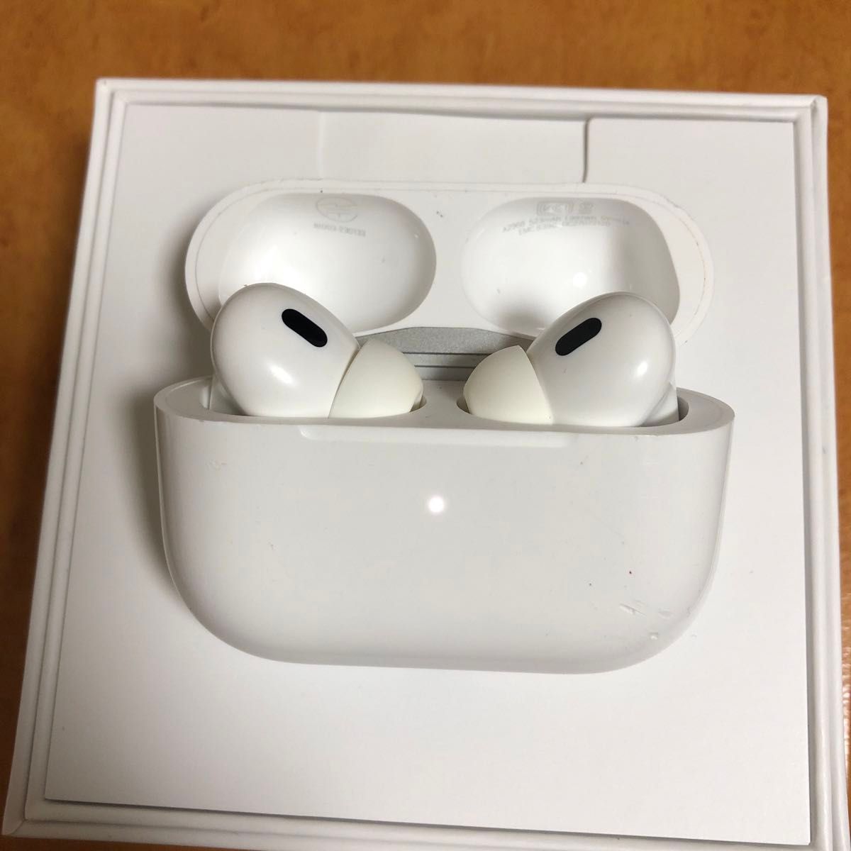 Apple AirPods Pro 第2世代 lightning A2698 ワイヤレスイヤホン Apple AirPods Pro 第2世代 lightning A2698 ワイヤレスイヤホン