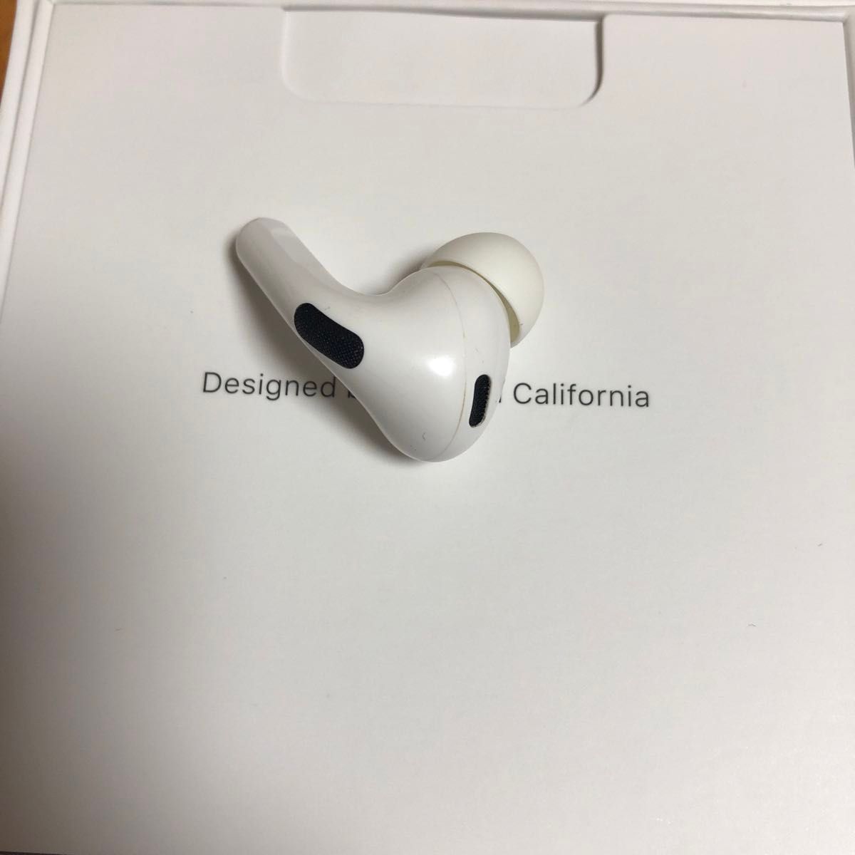 Apple AirPods Pro 第2世代 lightning 左耳 左 左側 左イヤホン Apple AirPods Pro 第2世代 lightning 左耳 左 左側 左イヤホン