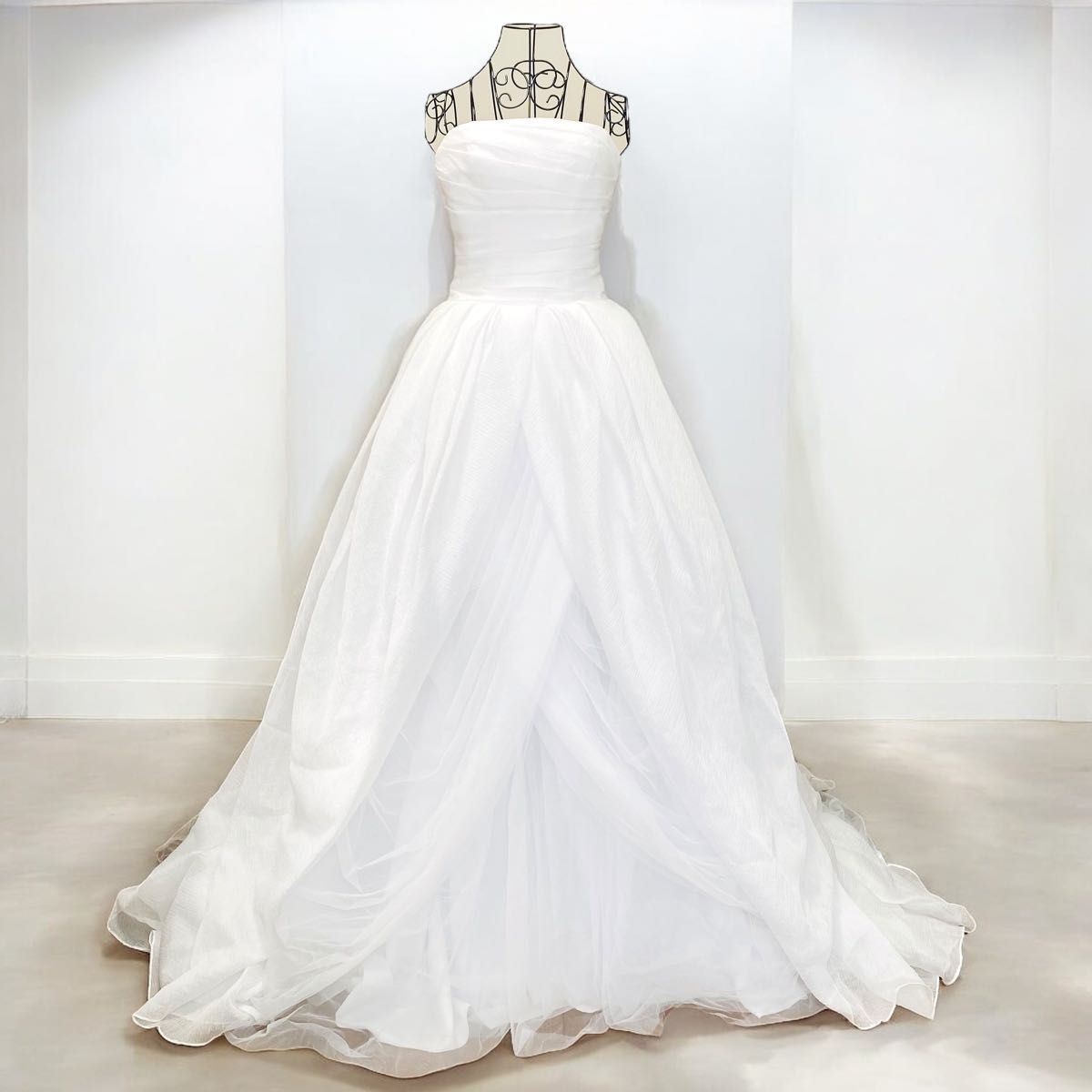 美品】WHITE by VERA WANG ヴェラウォン 高級 ウェディング 美品】WHITE by VERA WANG ヴェラウォン 高級 ウェディング