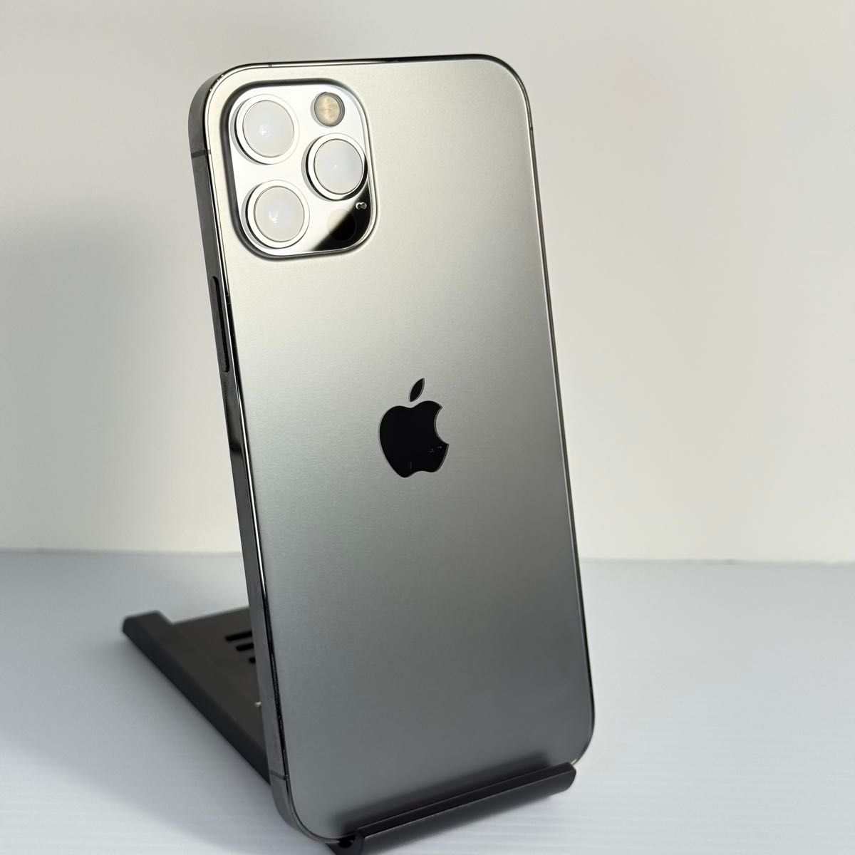 極美品 iPhone12 Pro 256GB バッテリー新品100% SIMフリー 新品 極美品 iPhone12 Pro 256GB バッテリー新品100% SIMフリー 新品
