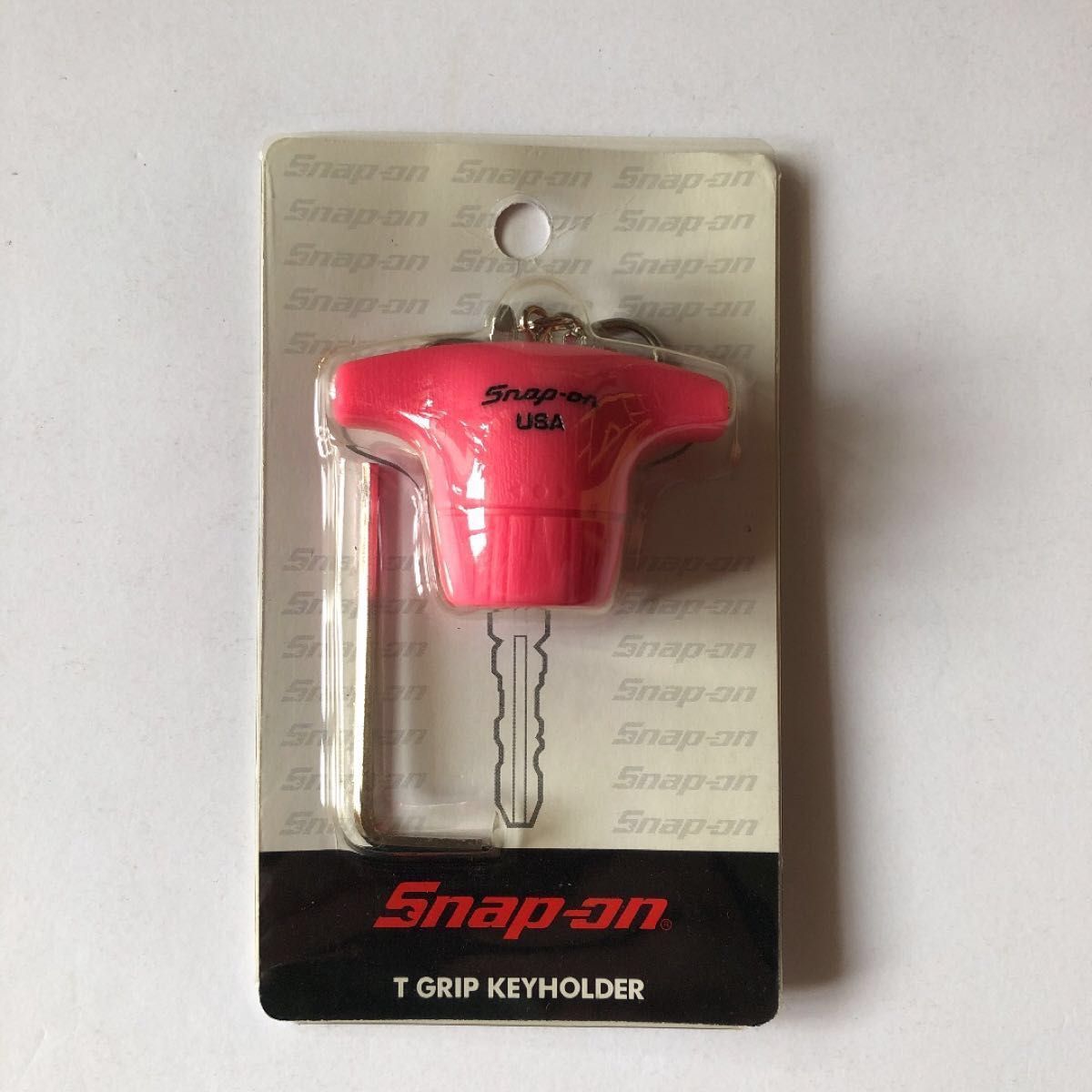 新品】T型 SNAP-ONスナップオン グリップキーホルダー ピンク 新品】T型 SNAP-ONスナップオン グリップキーホルダー ピンク