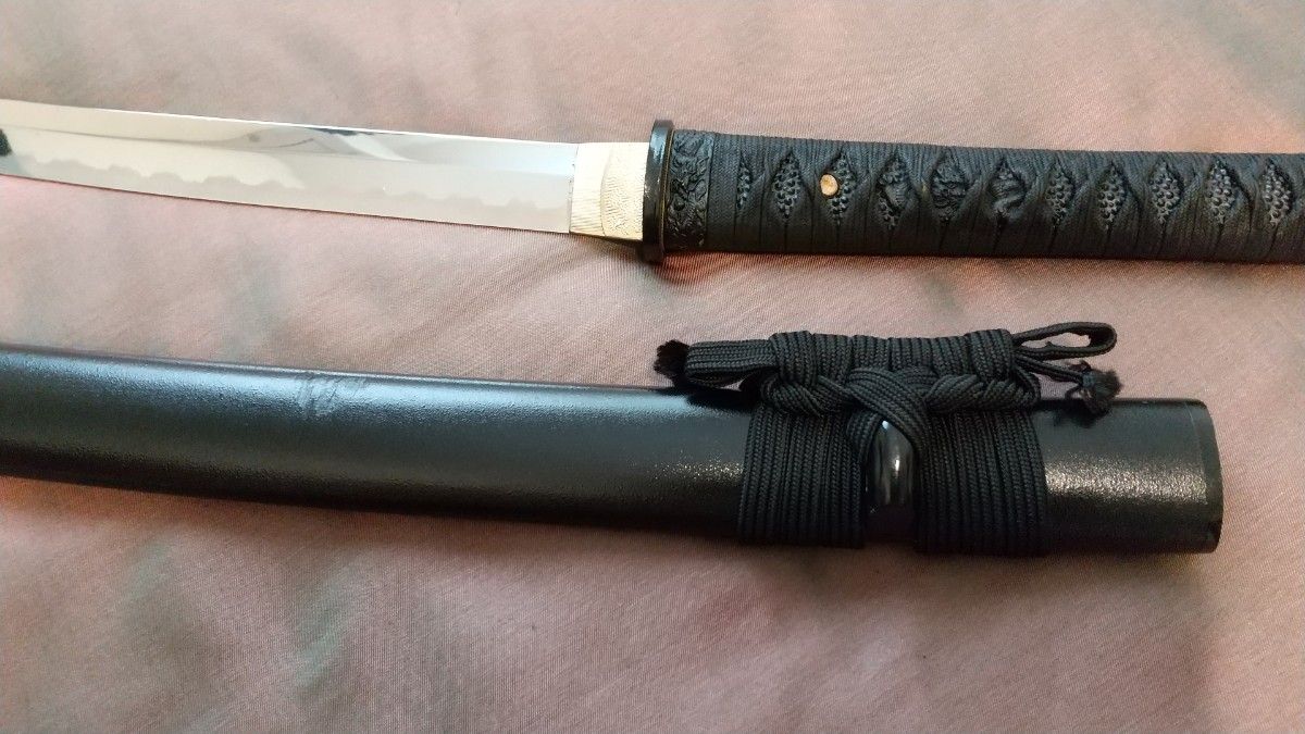 濤乱刃紋様】鶴姫一文字 模造刀 下緒 喰出し鍔 模擬刀 katana 濤乱刃紋様】鶴姫一文字 模造刀 下緒 喰出し鍔 模擬刀 katana