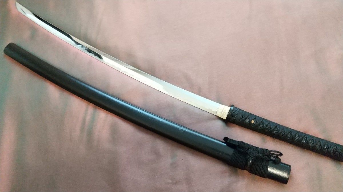 濤乱刃紋様】鶴姫一文字 模造刀 下緒 喰出し鍔 模擬刀 katana 濤乱刃紋様】鶴姫一文字 模造刀 下緒 喰出し鍔 模擬刀 katana