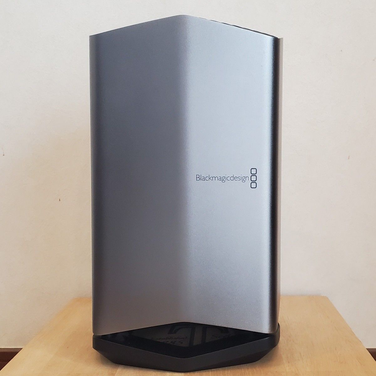 Blackmagic eGPU Pro - Radeon RX Vega 56|Yahoo!フリマ(旧 Blackmagic eGPU Pro - Radeon RX Vega 56|Yahoo!フリマ(旧