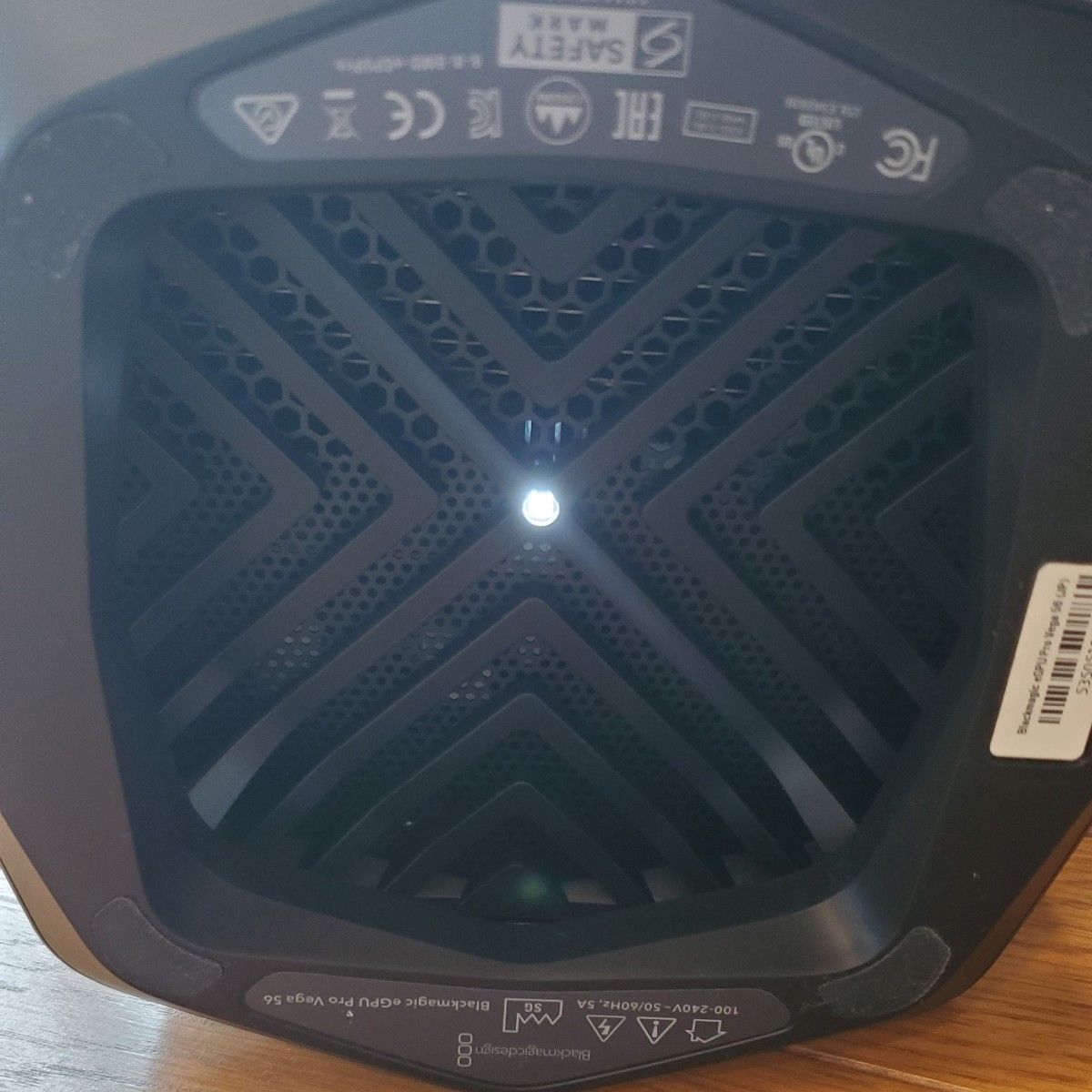 Blackmagic eGPU Pro - Radeon RX Vega 56|Yahoo!フリマ(旧 Blackmagic eGPU Pro - Radeon RX Vega 56|Yahoo!フリマ(旧