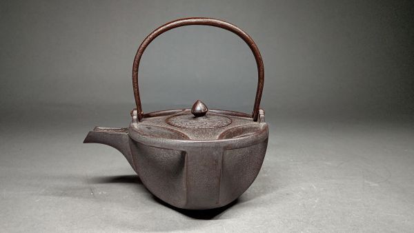 茗】人間国宝 正寿堂 高橋 敬典 作 鉄 七宝 銚子 赤絵 替蓋【湯 茗】人間国宝 正寿堂 高橋 敬典 作 鉄 七宝 銚子 赤絵 替蓋【湯