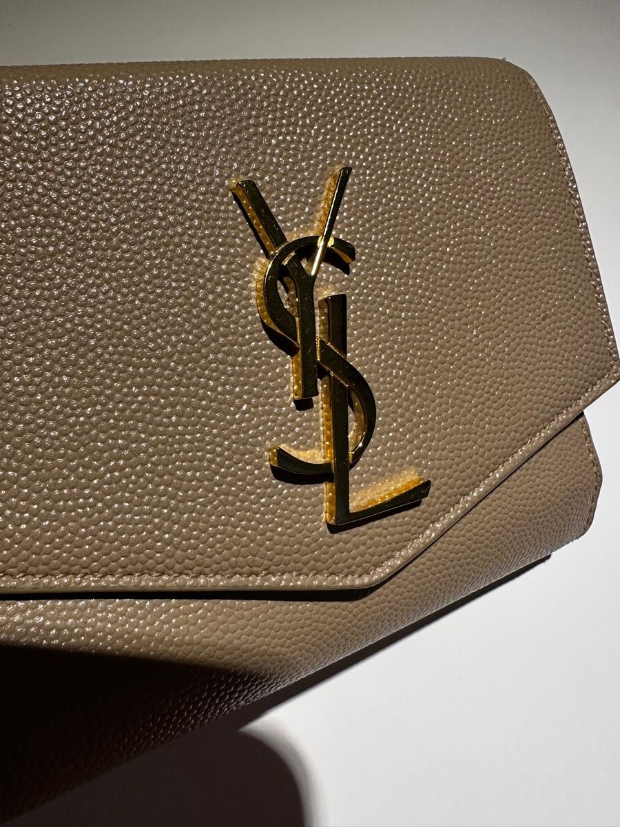 SAINT LAURENT 折りたたみ財布 ベージュ|Yahoo!フリマ(旧 SAINT LAURENT 折りたたみ財布 ベージュ|Yahoo!フリマ(旧