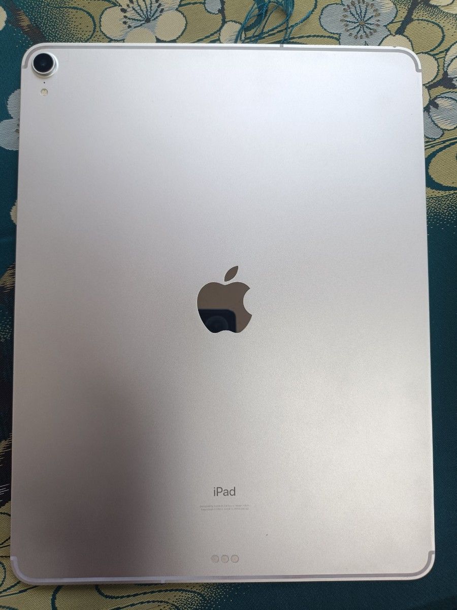 iPad Pro 12 9インチ512GB シルバー Wi-Fi + Cellular+ iPad Pro 12 9インチ512GB シルバー Wi-Fi + Cellular+