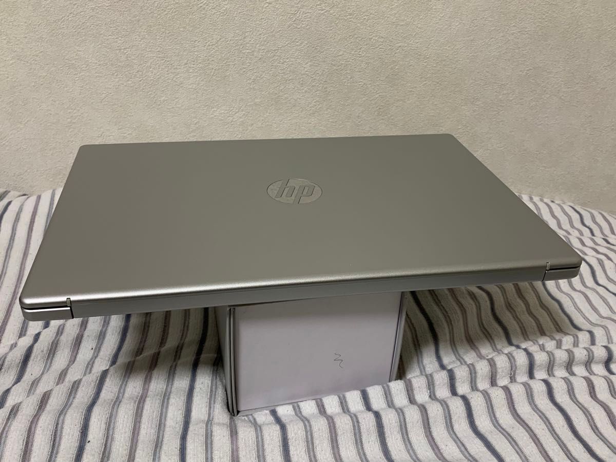 HP 15-fd1031TU Core(TM) 5 120U 1 4GHz 16GB M 2 SSD 256GB HP 15-fd1031TU Core(TM) 5 120U 1 4GHz 16GB M 2 SSD 256GB