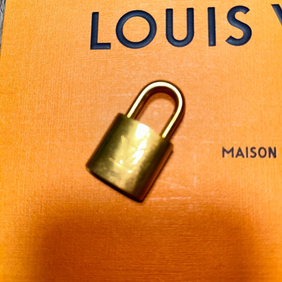 ルイヴィトンLOUISVUITTON南京錠ゴールド金具 No 301 パドロック ルイヴィトンLOUISVUITTON南京錠ゴールド金具 No 301 パドロック