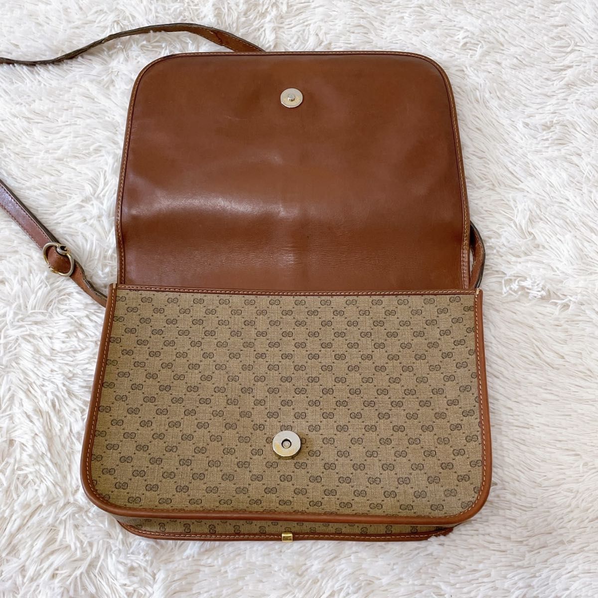 GUCCI グッチ ショルダーバッグ GG柄 PVC レザー シェリーライン GUCCI グッチ ショルダーバッグ GG柄 PVC レザー シェリーライン