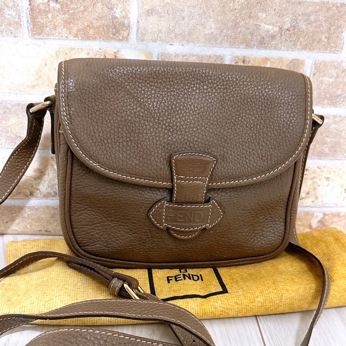 美品》FENDI(フェンディ) ショルダーバッグ|Yahoo!フリマ(旧 美品》FENDI(フェンディ) ショルダーバッグ|Yahoo!フリマ(旧