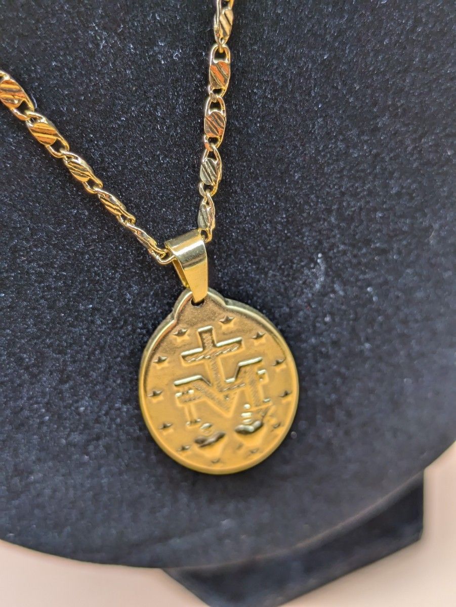 最高峰】【18K刻印】【聖母マリア】【ネックレス】【ペンダント 最高峰】【18K刻印】【聖母マリア】【ネックレス】【ペンダント