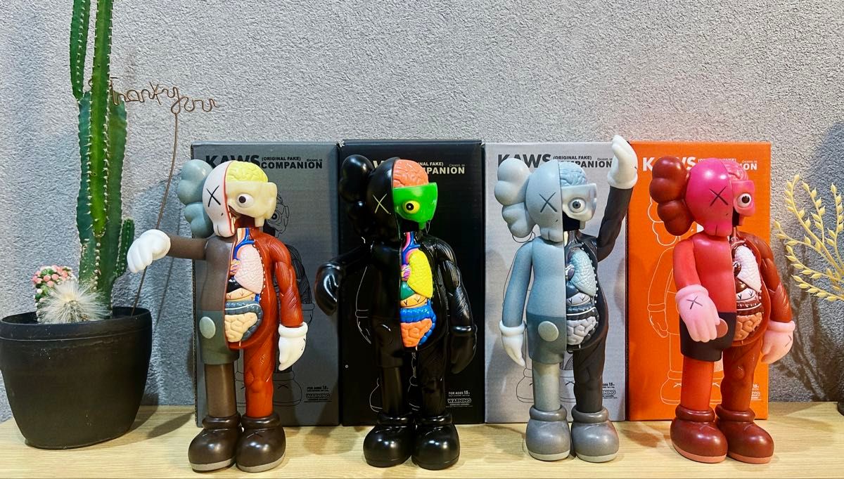 Kaws Ornaments Original Fakeフィギュア 4 本セット|Yahoo Kaws Ornaments Original Fakeフィギュア 4 本セット|Yahoo