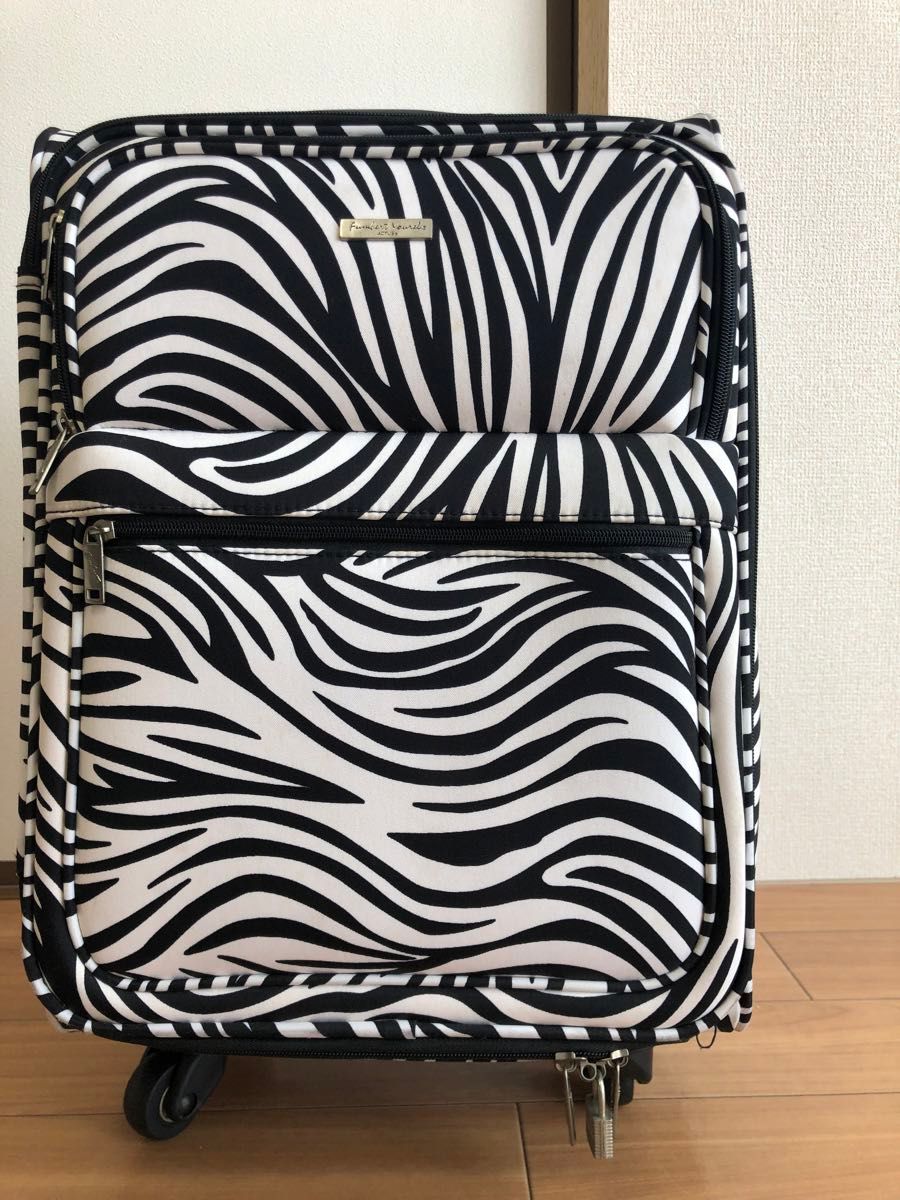 キャリーケース ゼブラ柄 旅行 ギャル|Yahoo!フリマ(旧PayPay キャリーケース ゼブラ柄 旅行 ギャル|Yahoo!フリマ(旧PayPay
