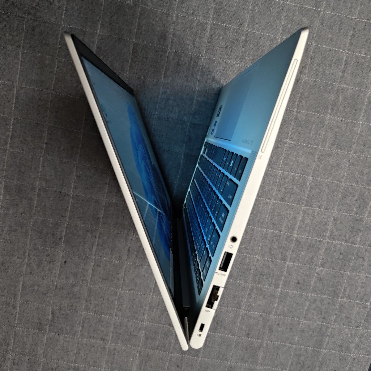 2022年8月 美品 HP 爆速 12世代i5 新品32GB 新品512GB Elitebook 2022年8月 美品 HP 爆速 12世代i5 新品32GB 新品512GB Elitebook