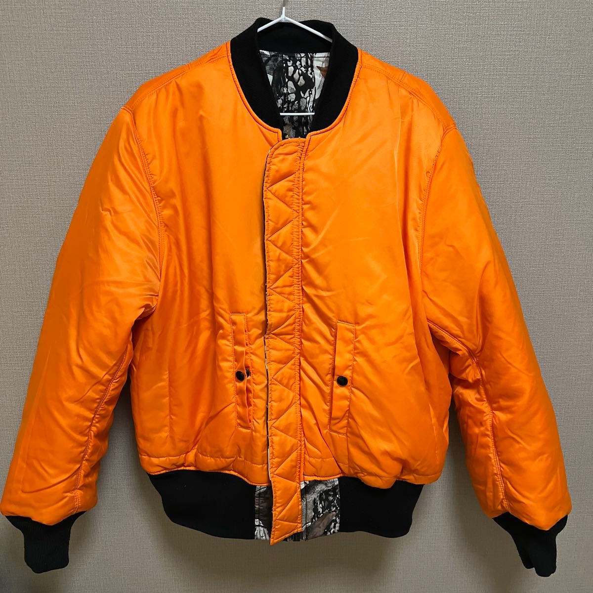 ALPHA INDUSTRIES 迷彩 MA-1 フライトジャケット Lサイズ ALPHA INDUSTRIES 迷彩 MA-1 フライトジャケット Lサイズ