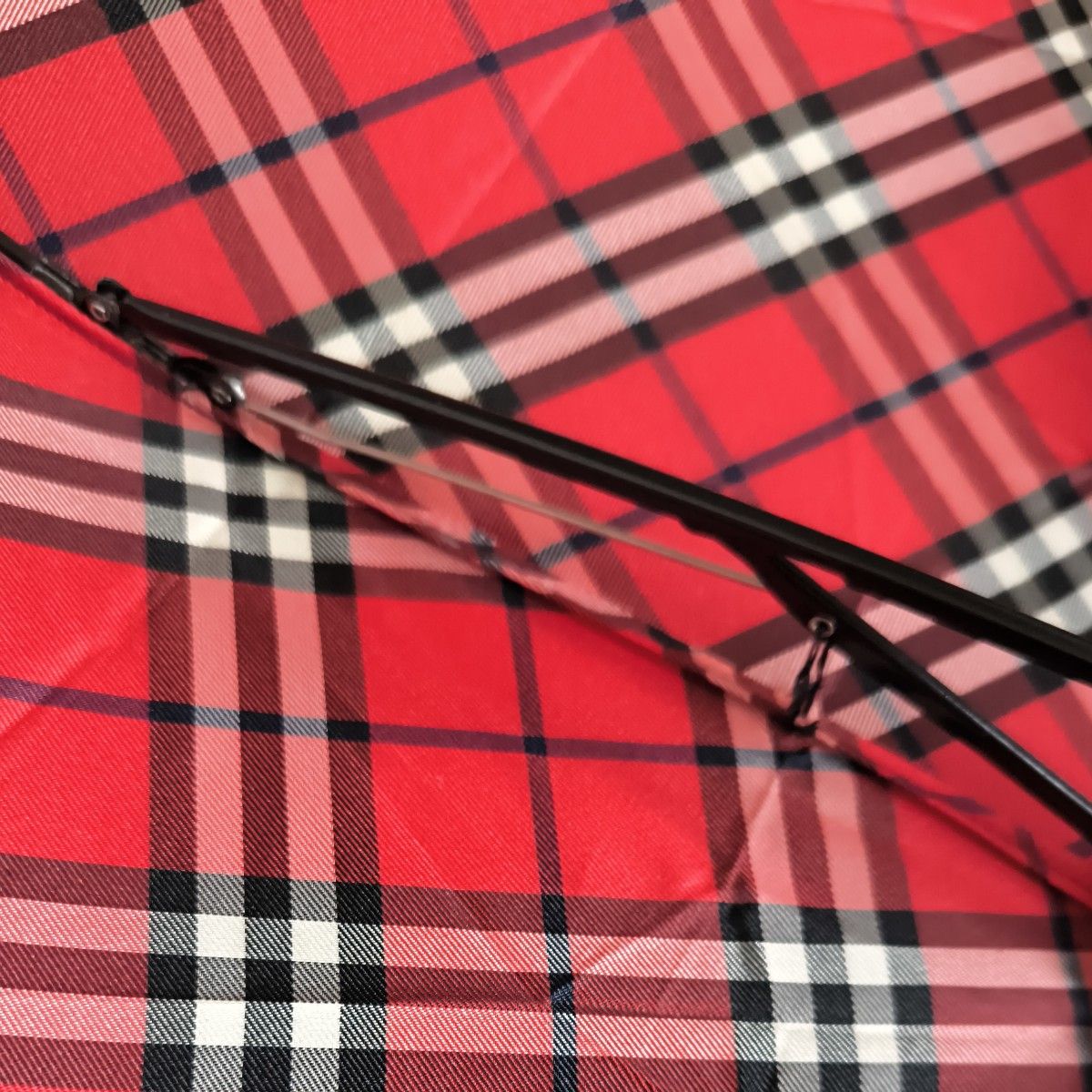 バーバリー BURBERRY 雨傘 折りたたみ傘 赤 チェック 正規品 バーバリー BURBERRY 雨傘 折りたたみ傘 赤 チェック 正規品