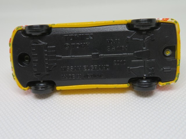  Tomica Ниссан Elgrand 