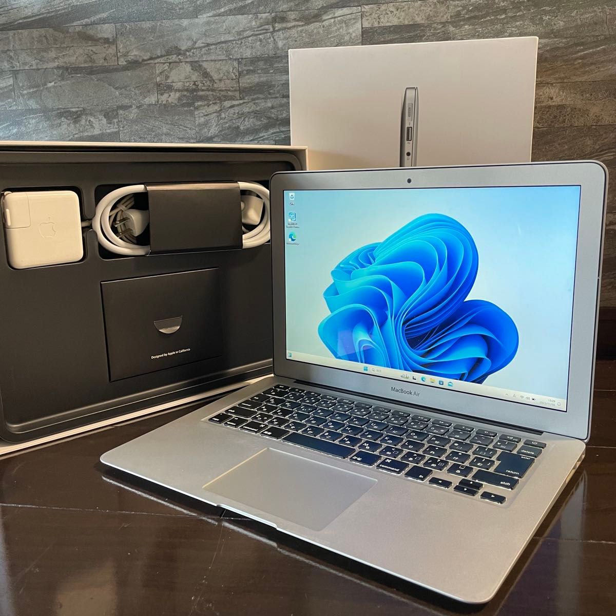 美品【週末限定】MacBook Air i5 2021年Office SSD256GB 美品【週末限定】MacBook Air i5 2021年Office SSD256GB