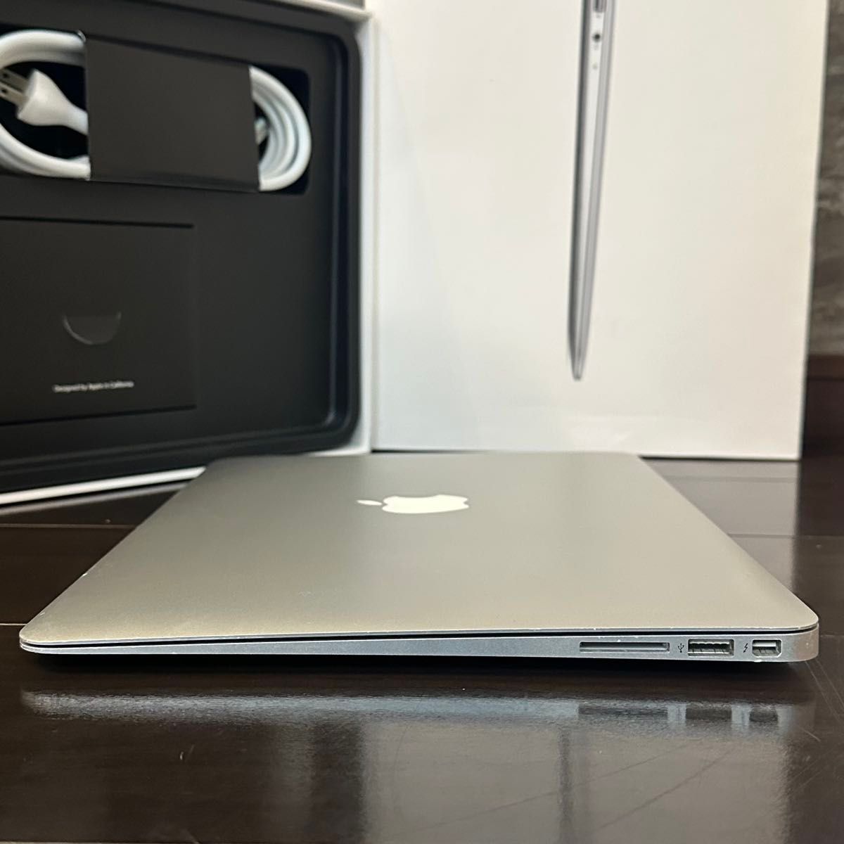 美品【週末限定】MacBook Air i5 2021年Office SSD256GB 美品【週末限定】MacBook Air i5 2021年Office SSD256GB
