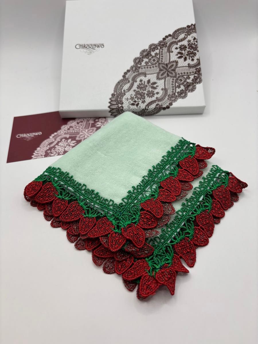 近沢レース店【婦人画報別注】タオルハンカチ いちご(グリーン 近沢レース店【婦人画報別注】タオルハンカチ いちご(グリーン
