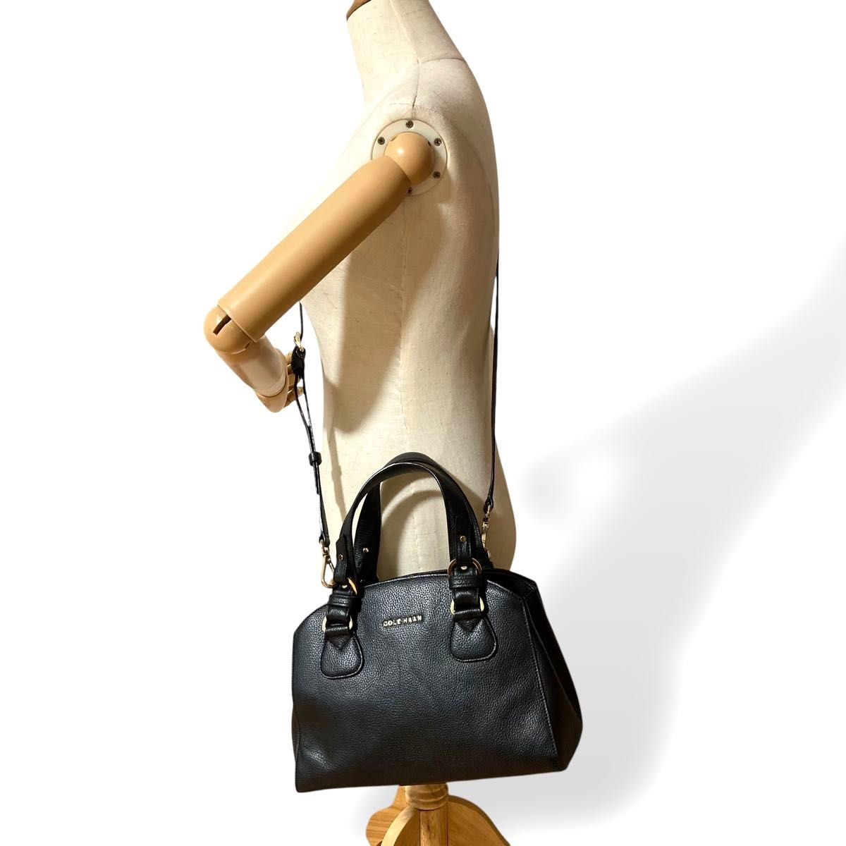 美品】 COLE HAAN コールハーン ショルダーバッグ ハンドバッグ 美品】 COLE HAAN コールハーン ショルダーバッグ ハンドバッグ