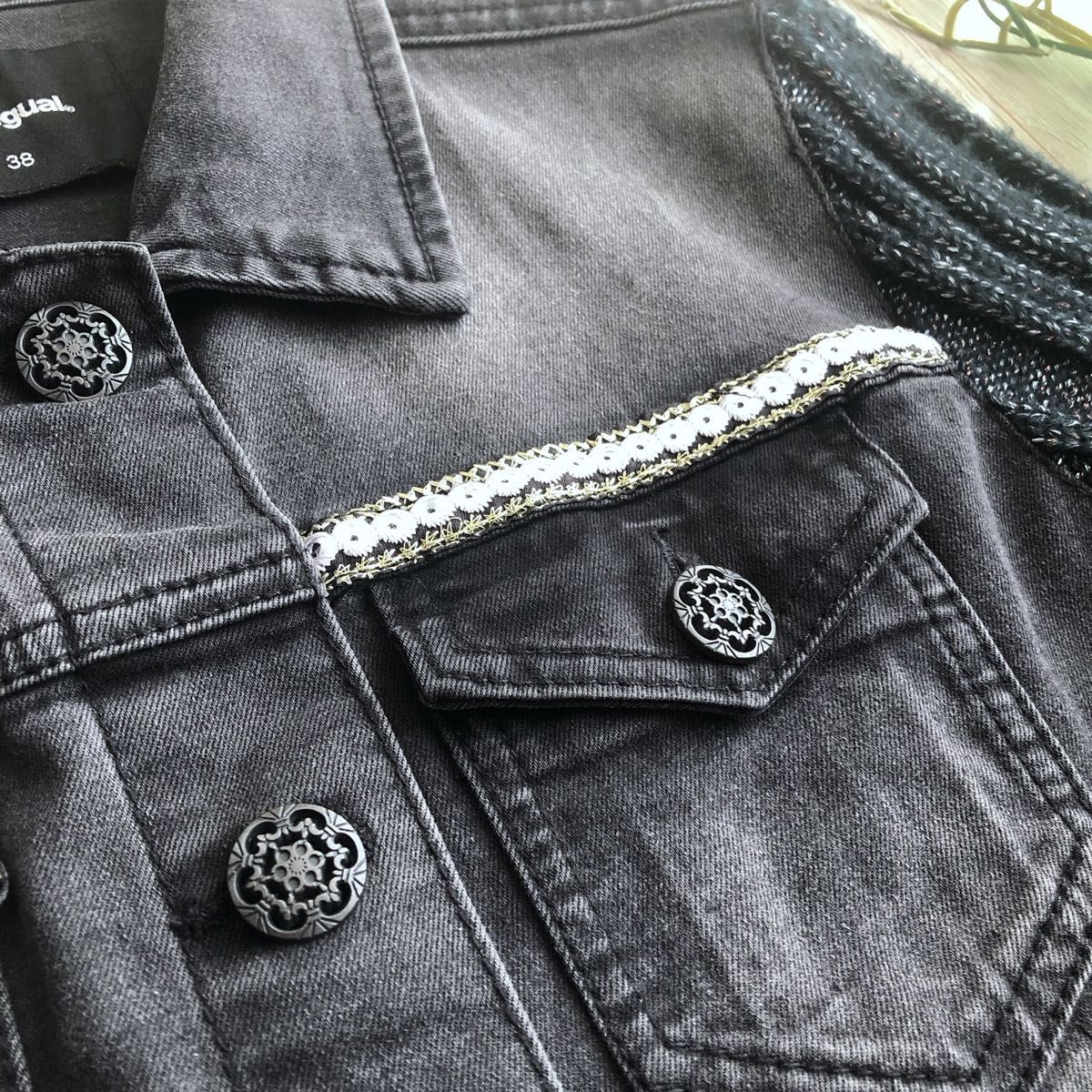 desigual デシグアル 異素材 デニムジャケット フェード desigual デシグアル 異素材 デニムジャケット フェード