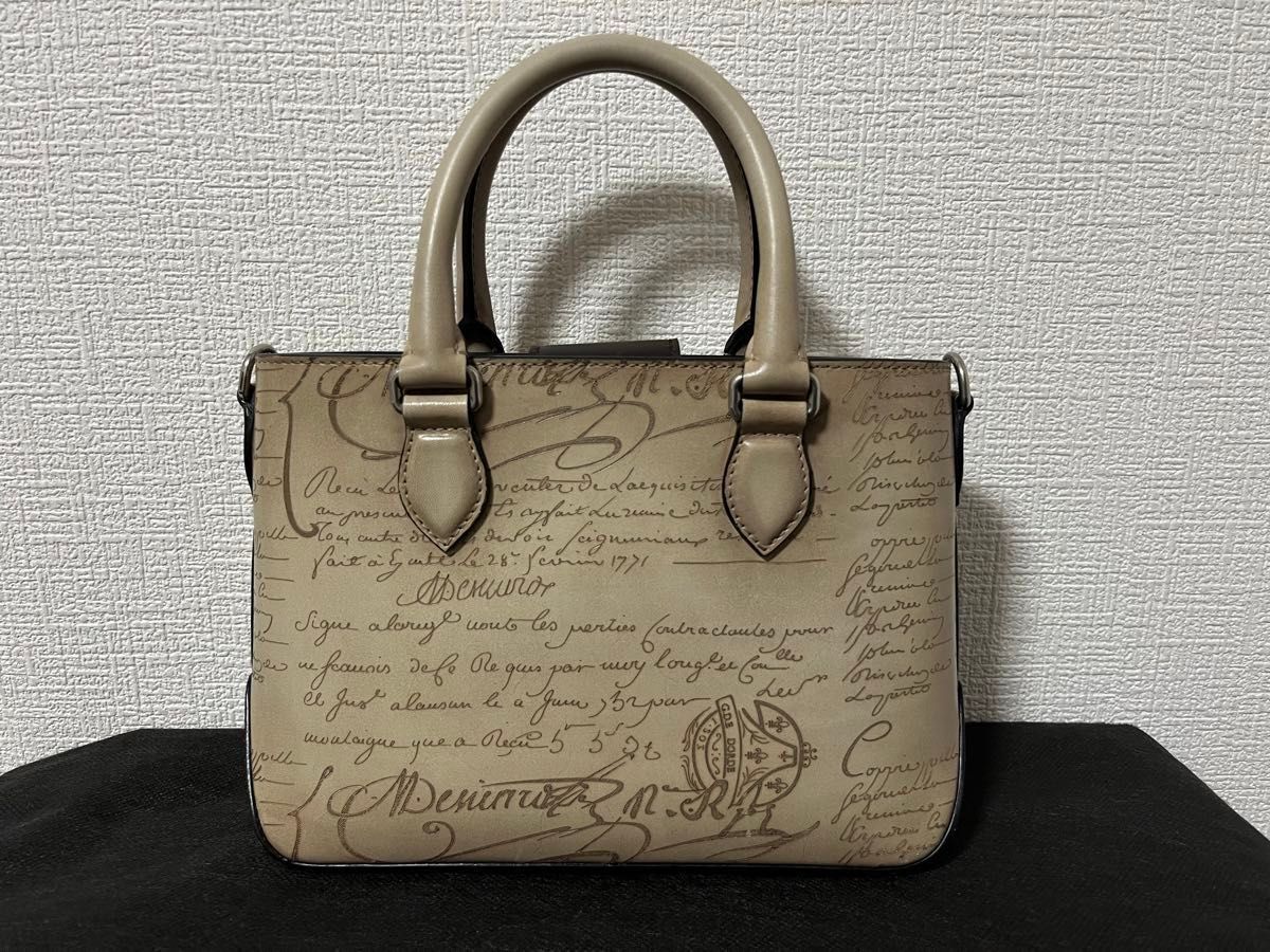 25年購入 ベルルッティ トゥジュール ガリバー OSSO ショルダー 25年購入 ベルルッティ トゥジュール ガリバー OSSO ショルダー