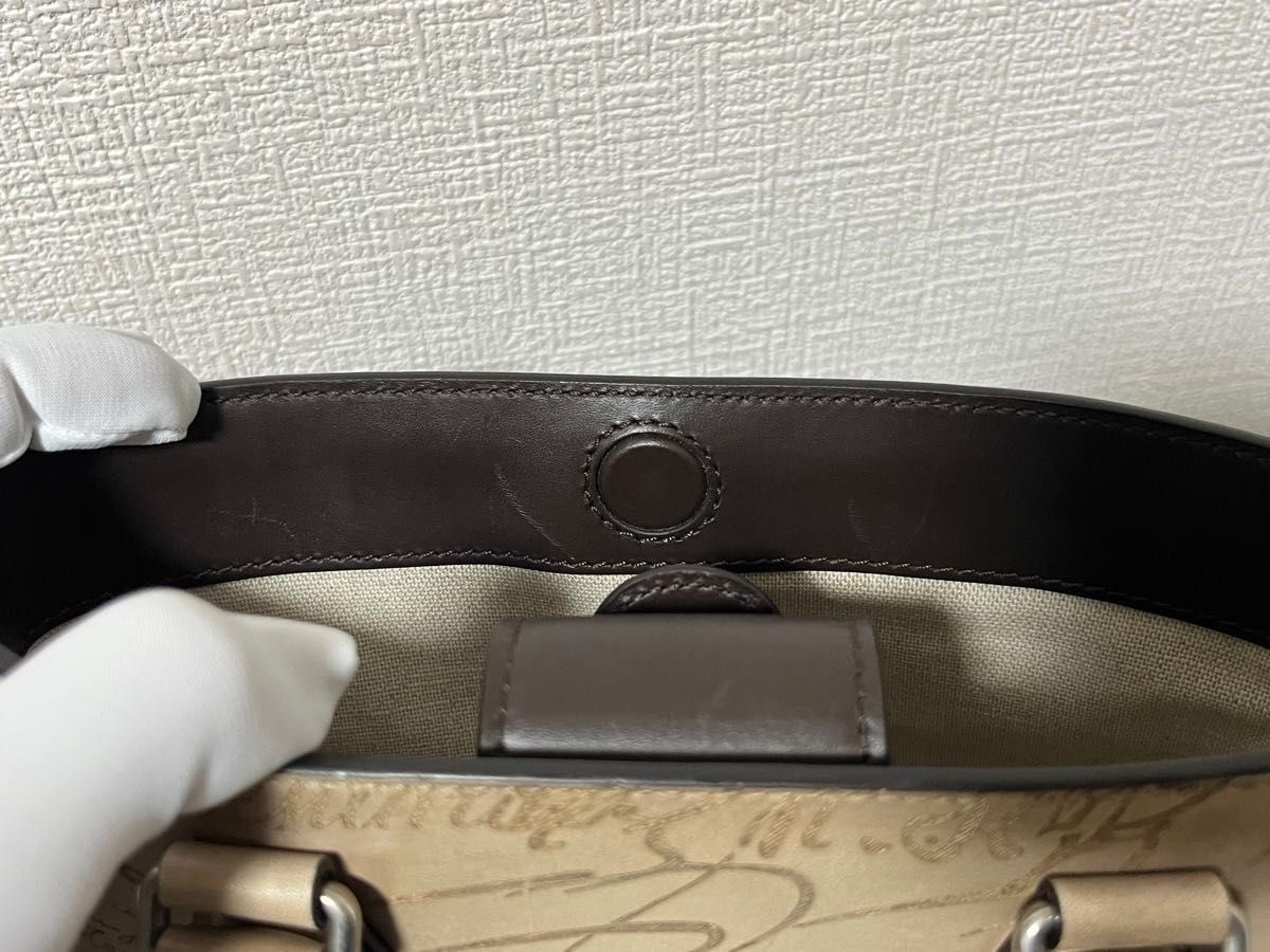 25年購入 ベルルッティ トゥジュール ガリバー OSSO ショルダー 25年購入 ベルルッティ トゥジュール ガリバー OSSO ショルダー