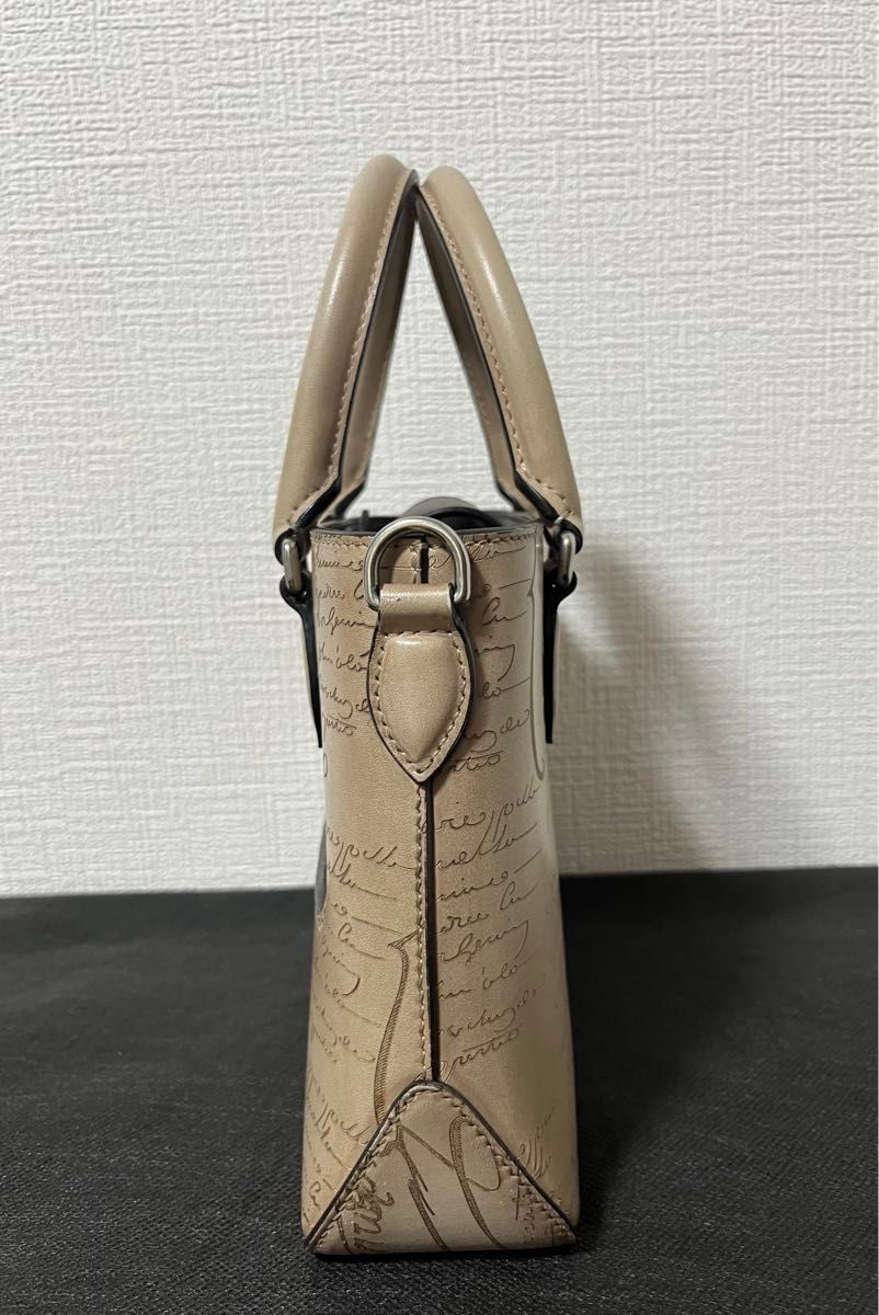 25年購入 ベルルッティ トゥジュール ガリバー OSSO ショルダー 25年購入 ベルルッティ トゥジュール ガリバー OSSO ショルダー