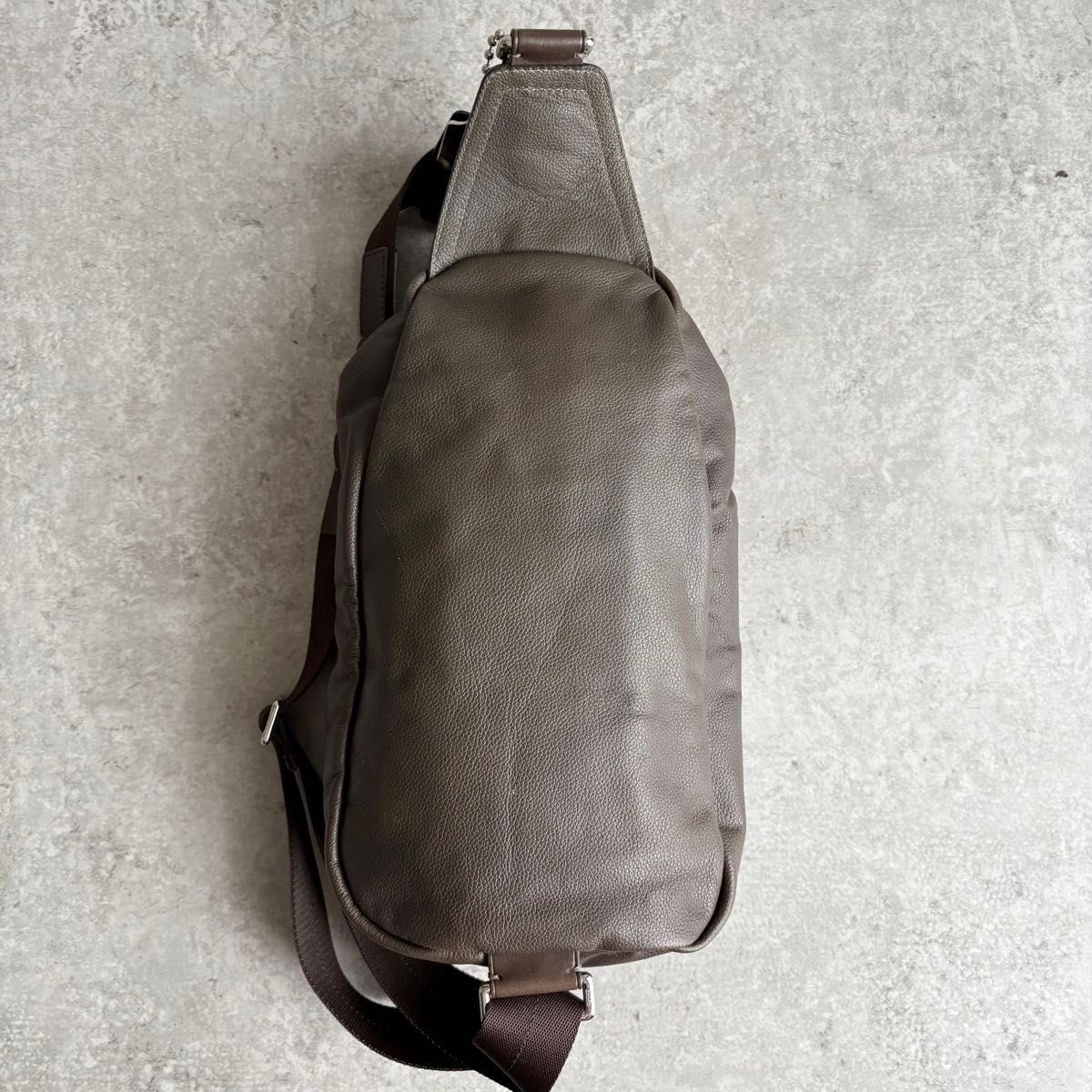 極美品】COACH コーチ トンプソン ボディバッグ ショルダー 極美品】COACH コーチ トンプソン ボディバッグ ショルダー