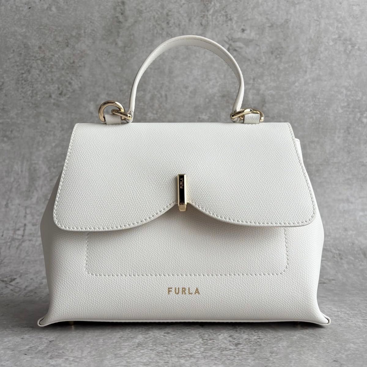 極美品】FURLA フルラ RIBBON リボン トップハンドル 2way 極美品】FURLA フルラ RIBBON リボン トップハンドル 2way