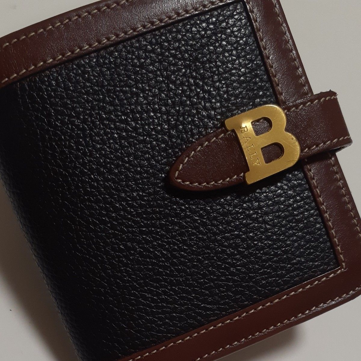 BALLY 二つ折り財布 ブラック レザー|Yahoo!フリマ(旧PayPay BALLY 二つ折り財布 ブラック レザー|Yahoo!フリマ(旧PayPay