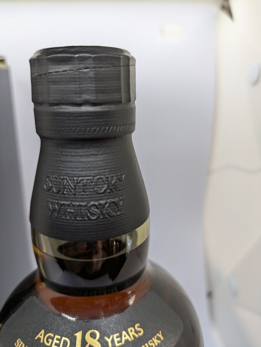 サントリー 山崎18年 シングルモルト ウイスキー 700ml 箱付き サントリー 山崎18年 シングルモルト ウイスキー 700ml 箱付き