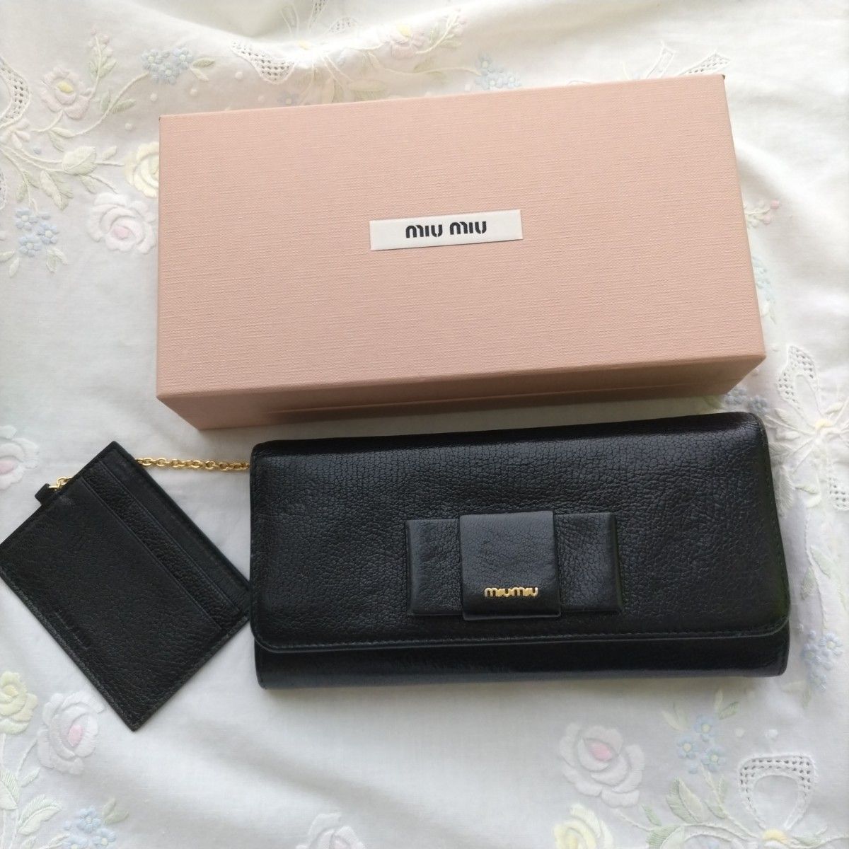 ミュウミュウ miumiu 長財布|Yahoo!フリマ(旧PayPayフリマ) ミュウミュウ miumiu 長財布|Yahoo!フリマ(旧PayPayフリマ)