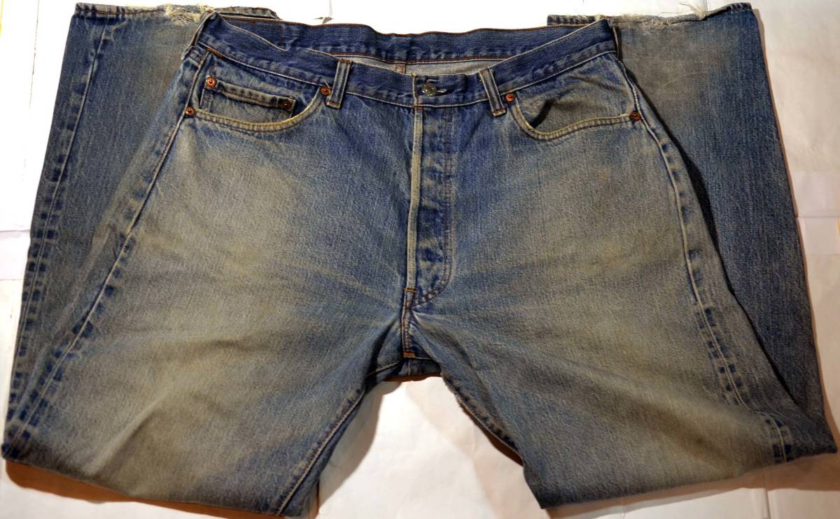 t258/LEVIS501赤耳ヴィンテージ ゴールデンサイズ ヒゲ 色落ち抜群！_画像3