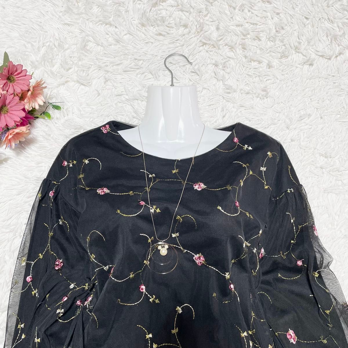 極美品 alicia PAGEBOY花柄刺繍シースルーブラウス 七分袖 極美品 alicia PAGEBOY花柄刺繍シースルーブラウス 七分袖